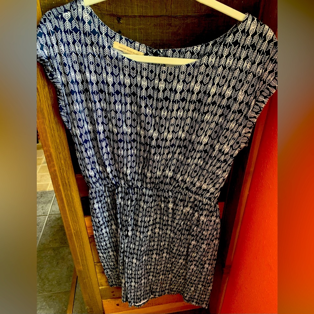 Sleeveless dress